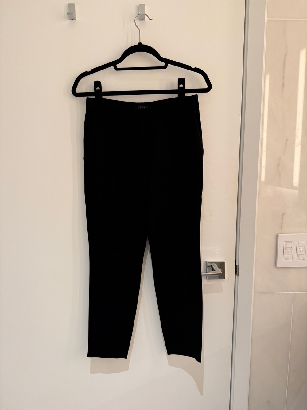 Theory Black Slim Cropped Ankle Pants